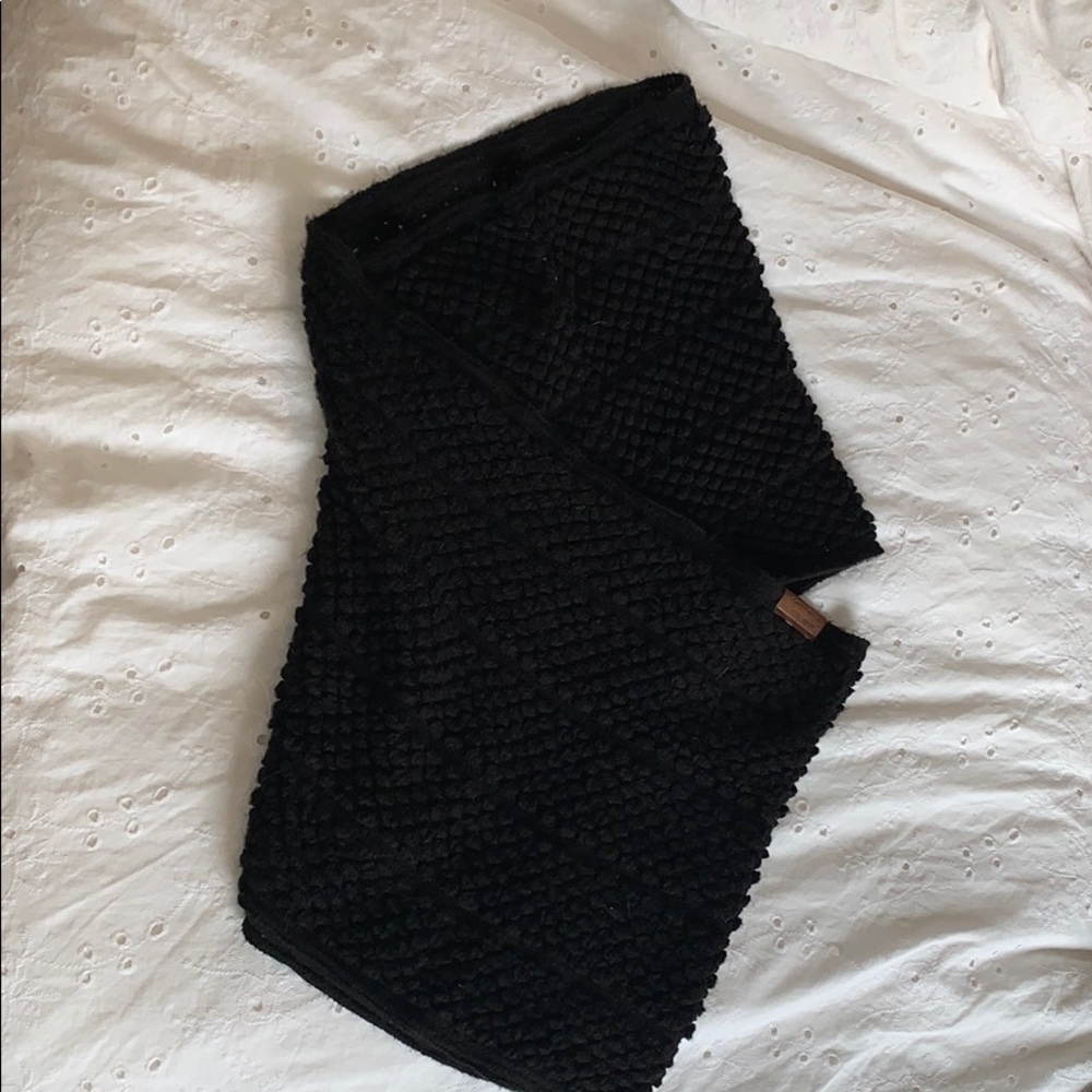 Knitted black scarf
